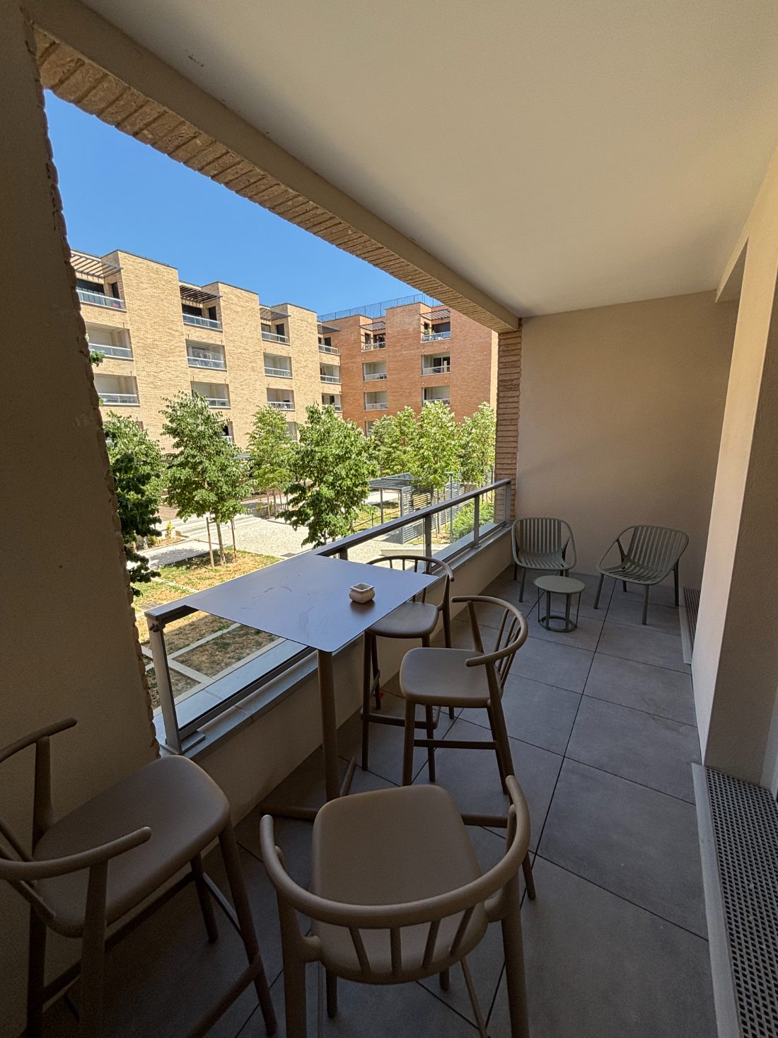 Terrasse — vue sur le parc